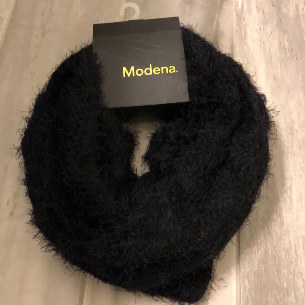 Modena Infinity Scarf